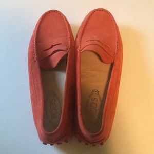 Size 40 (10) Tod’s loafers - coral